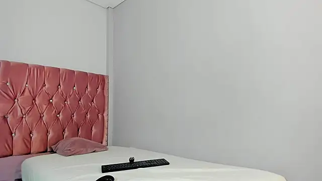 aisha moore online show from June 18, 7:29 pm