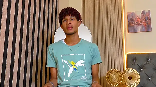 Snapshot of Alex_Bloom chatting on July 15, 7:19 pm Alex Bloom online show from July 15, 7:19 pm