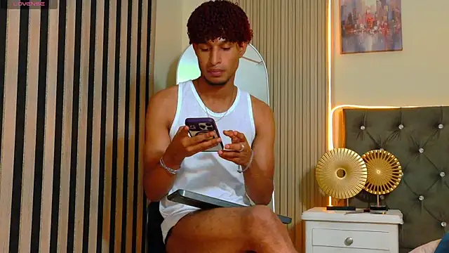 Snapshot of Alex_Bloom chatting on July 21, 7:38 pm Alex Bloom online show from July 21, 7:38 pm