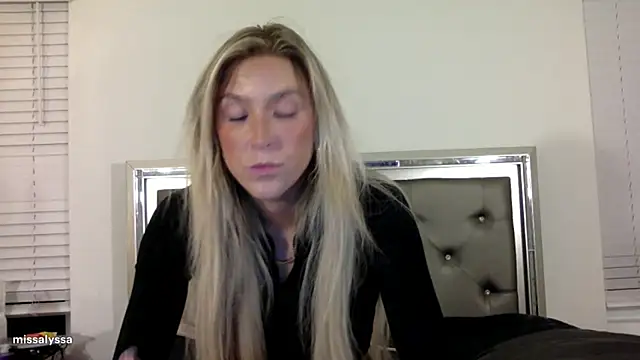 Misss alyssaaa online show from June 10, 4:12 am