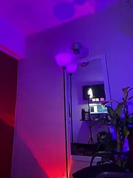 LarryGarzon online show from May 6, 11:21 pm