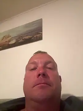 Snapshot of Goldenmoncsy chatting on May 26, 9:00 pm Goldenmoncsy online show from May 26, 9:00 pm