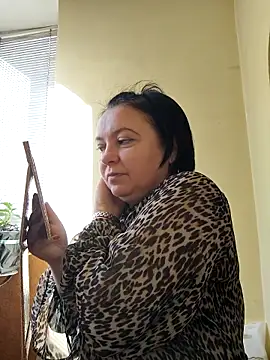 EmmaEmmy40 online show from May 12, 5:37 am
