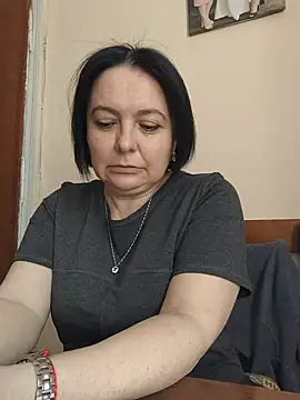 EmmaEmmy40 online show from May 18, 8:20 am
