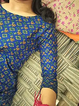 zoya baby  online show from August 1, 3:44 pm