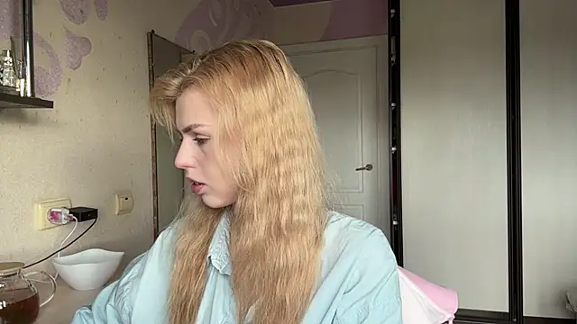 Snapshot of ScarlettRosy chatting on May 31, 4:09 am ScarlettRosy online show from May 31, 4:09 am