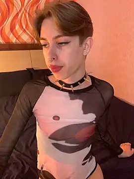 dark noir  online show from May 28, 10:12 am