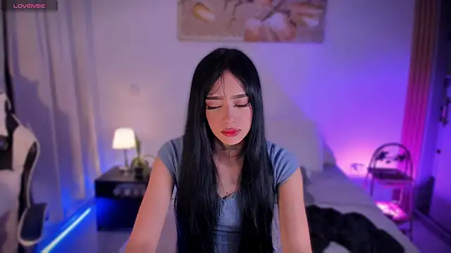 ludovikasallow online show from May 14, 3:41 pm