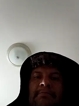 matdog027374 online show from May 2, 3:17 pm