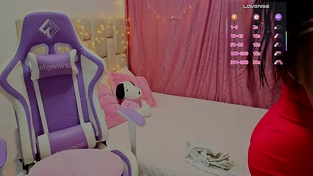 Naomilaurent online show from May 15, 3:41 pm