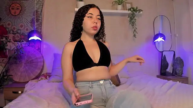 Snapshot of Honey_Sofi chatting on August 5, 12:30 pm Honey Sofi online show from August 5, 12:30 pm