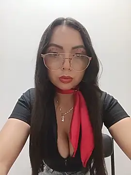 JENNIFER  03 online show from May 22, 4:45 pm