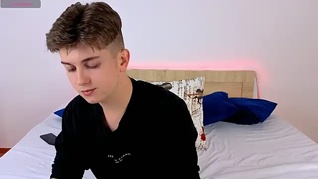 Miless Cooper online show from May 23, 4:39 am