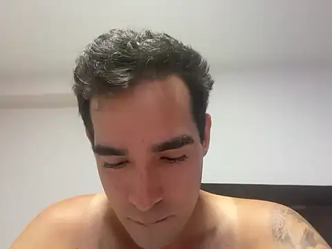 andresperu111 online show from May 3, 12:27 am