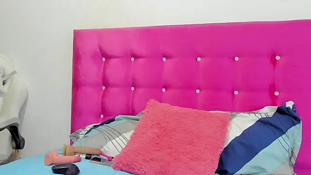 cyndycranforsquirT online show from July 30, 11:31 am