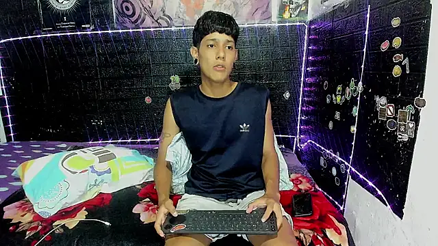 Snapshot of santos_dx chatting on June 21, 3:42 am santos dx online show from June 21, 3:42 am