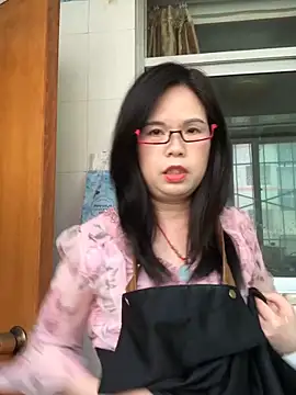 Snapshot of nidejiejie chatting on May 13, 3:48 am nidejiejie online show from May 13, 3:48 am