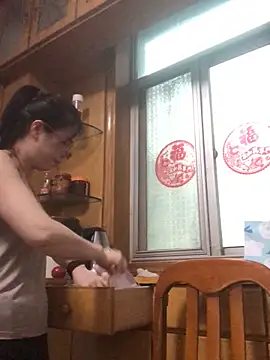 Snapshot of nidejiejie chatting on June 6, 11:04 am nidejiejie online show from June 6, 11:04 am