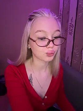 Velvet Doll  online show from June 1, 4:47 am