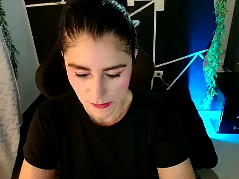 LUCYMILF SEXY online show from May 11, 6:05 pm