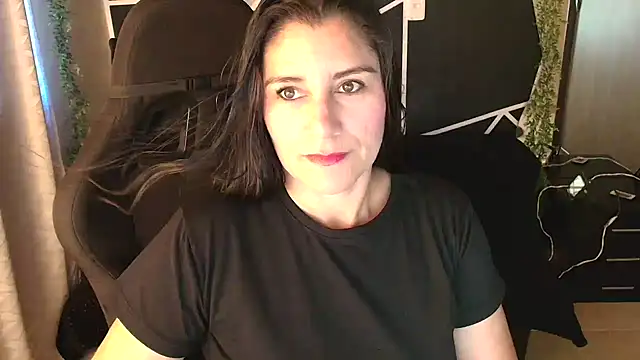 LUCYMILF SEXY online show from May 18, 5:52 pm