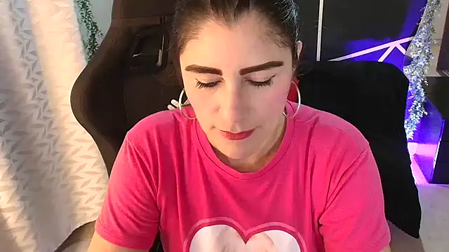 LUCYMILF SEXY online show from May 19, 6:03 pm