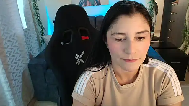 LUCYMILF SEXY online show from June 9, 5:57 pm
