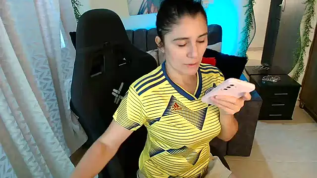 LUCYMILF SEXY online show from August 2, 3:54 pm