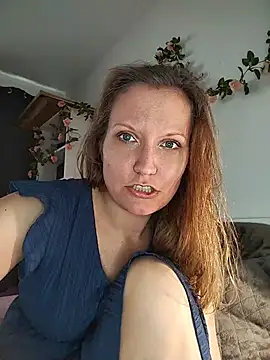 Snapshot of Candy_Cougar chatting on June 22, 7:05 am Candy Cougar online show from June 22, 7:05 am