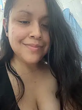 KeniaLuna online show from April 23, 12:45 am