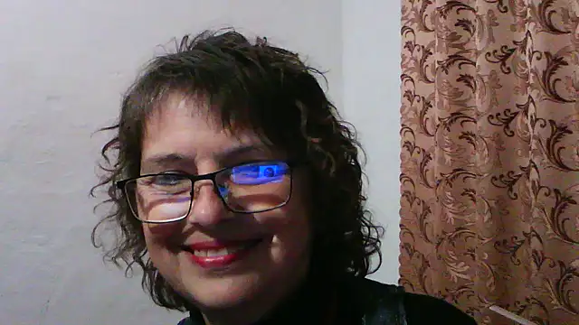 Snapshot of ElizabethGorden chatting on May 31, 6:09 pm ElizabethGorden online show from May 31, 6:09 pm