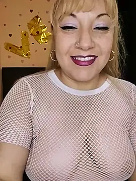 Snapshot of Venuss_Milf chatting on July 7, 10:30 am Venuss Milf online show from July 7, 10:30 am