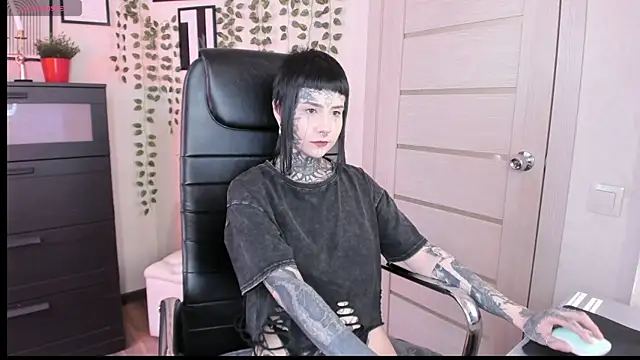 Bloood  Mary online show from June 3, 11:02 am