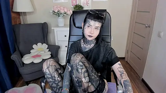 Snapshot of Bloood__Mary chatting on July 23, 8:18 pm Bloood Mary online show from July 23, 8:18 pm