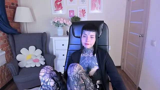 Snapshot of Bloood__Mary chatting on August 4, 8:44 pm Bloood Mary online show from August 4, 8:44 pm