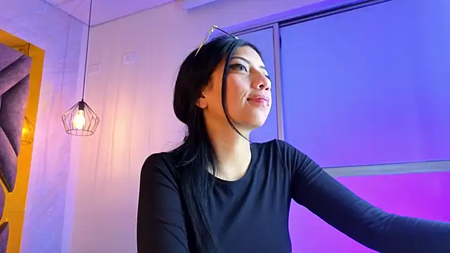 Snapshot of Ey_Im_simone_ chatting on June 17, 12:18 pm Ey Im simone online show from June 17, 12:18 pm