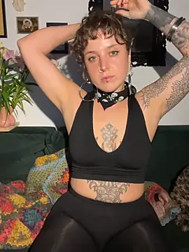 Snapshot of EmilieBraun chatting on June 11, 9:02 pm EmilieBraun online show from June 11, 9:02 pm