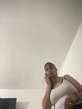 Soy Camila8 online show from June 6, 12:16 am
