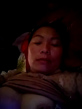 YeuAnhbigcock online show from May 12, 4:09 am