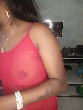 Snapshot of Rossiecameron_ chatting on May 13, 2:47 pm Rossiecameron online show from May 13, 2:47 pm