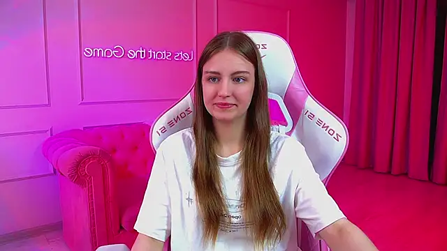 SofiaSarvains online show from June 11, 7:01 pm