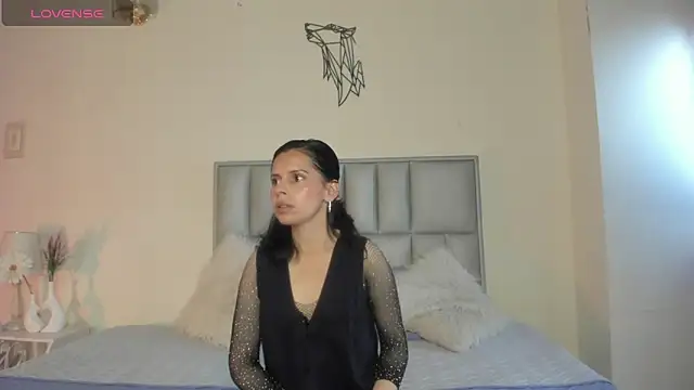 Snapshot of Shanttal_queen chatting on May 7, 2:22 pm Shanttal queen online show from May 7, 2:22 pm