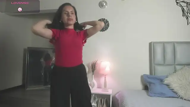 Snapshot of Shanttal_queen chatting on May 28, 12:52 am Shanttal queen online show from May 28, 12:52 am
