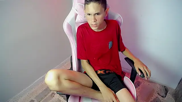 Snapshot of sombra_18 chatting on June 12, 9:57 pm sombra 18 online show from June 12, 9:57 pm