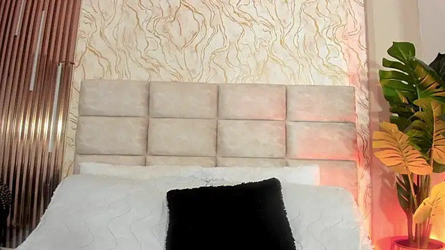 Snapshot of GinaSalanne chatting on July 27, 12:45 pm GinaSalanne online show from July 27, 12:45 pm