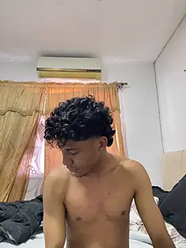 Snapshot of thecamilo chatting on June 16, 4:20 pm thecamilo online show from June 16, 4:20 pm