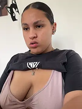 Selene Voon  online show from July 31, 8:41 pm