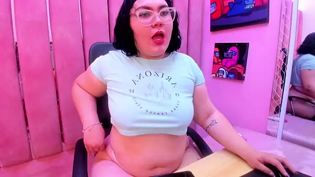 Snapshot of Sweet_Nova_ chatting on May 28, 4:15 pm Sweet Nova online show from May 28, 4:15 pm