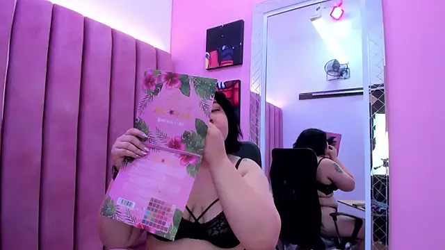 Snapshot of Sweet_Nova_ chatting on June 1, 12:07 pm Sweet Nova online show from June 1, 12:07 pm