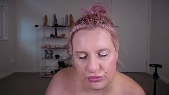 Alexisdownunderx online show from May 6, 1:14 am